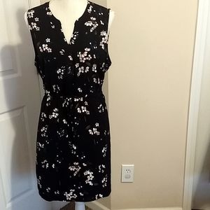 ⭐⭐8 for $25 NWT navy blue with light pink and white flowers sundress